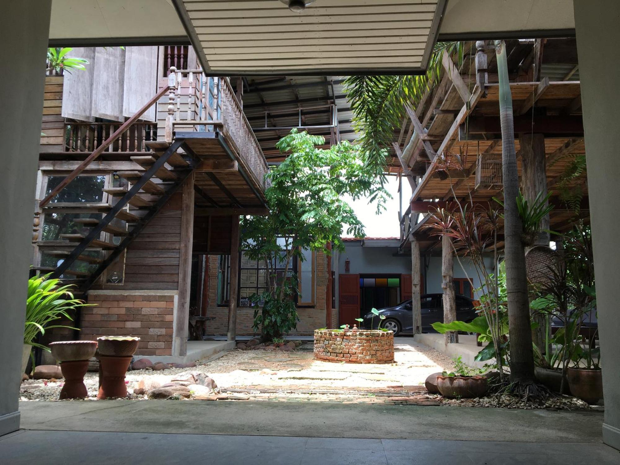 Baan Mali Farm stay Lampang